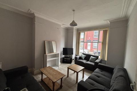 4 bedroom house to rent, Welton Mount, Leeds LS6