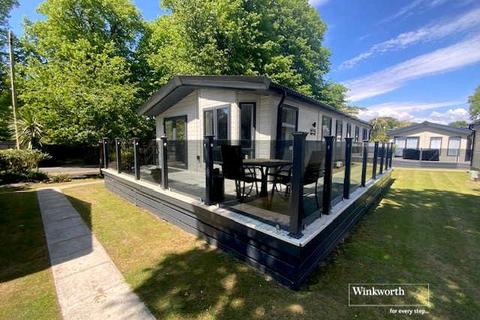 2 bedroom bungalow for sale, Mudeford, Christchurch, Dorset, BH23