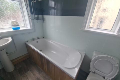 undefined, Ash Road, Leeds LS6