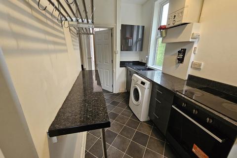 4 bedroom house to rent, Ash Road, Leeds LS6