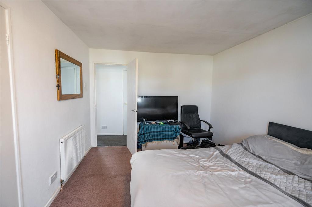 Bedroom 1 (2)