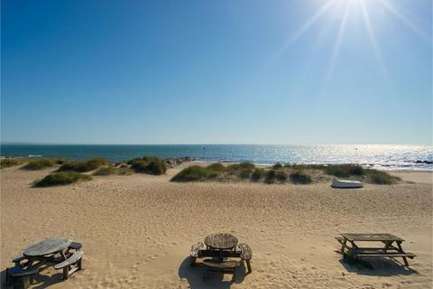 1 bedroom property for sale, Mudeford Sandspit