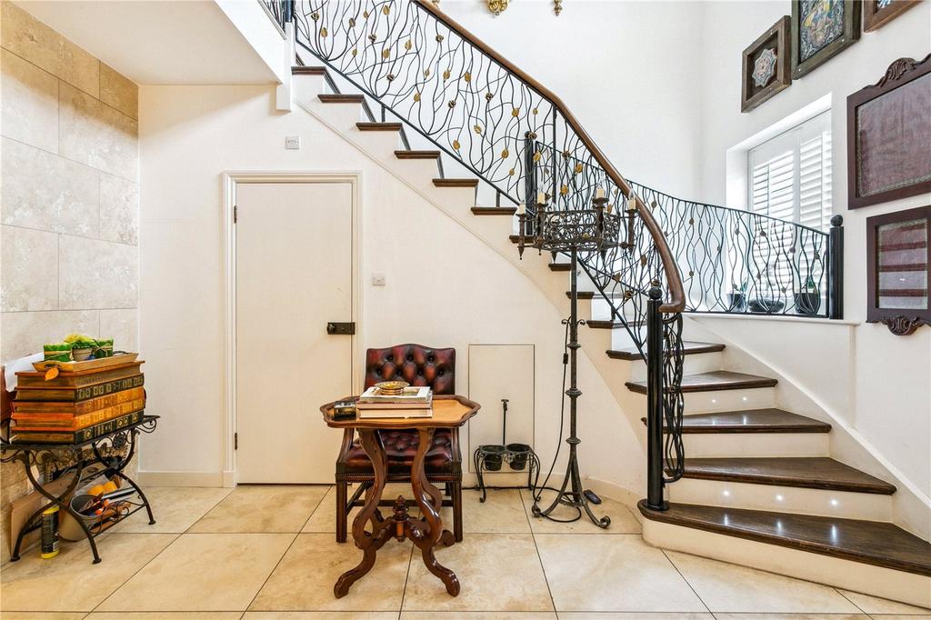 Hallway/Stairs