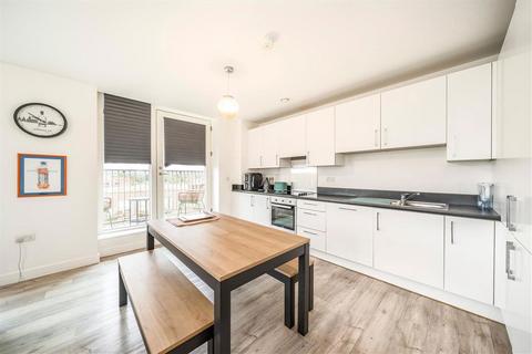 3 bedroom flat for sale, Ottley Drive, London SE3