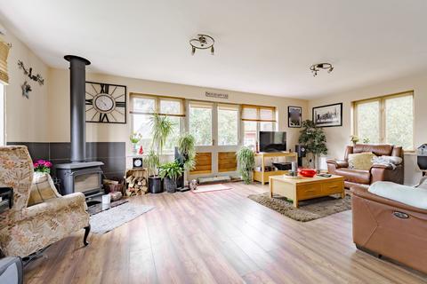 3 bedroom lodge for sale, Common Road, Pentney
