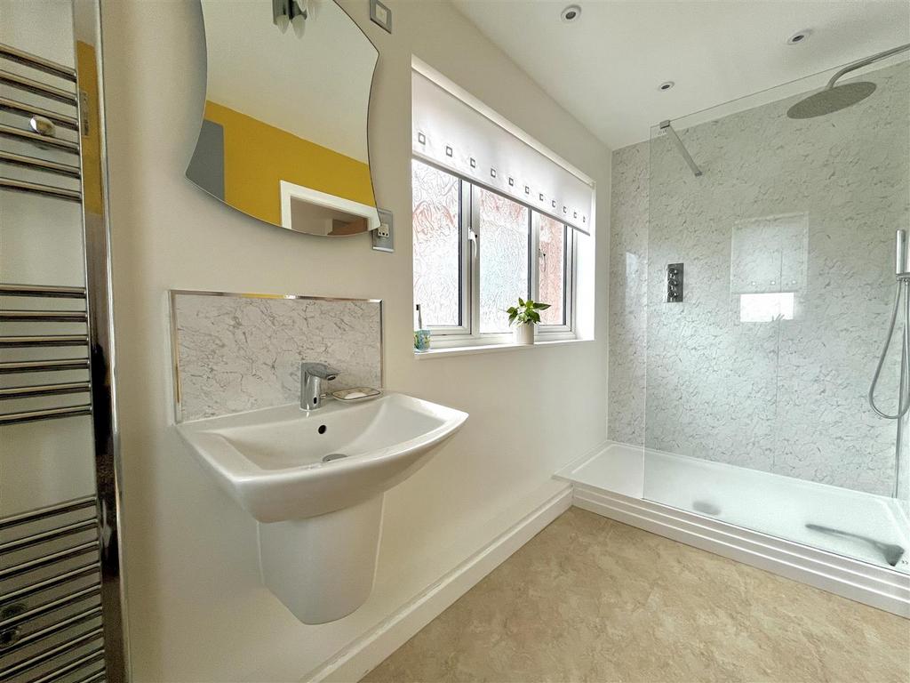 Bed 1 En Suite