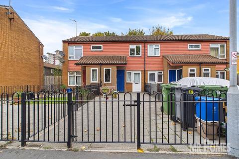 undefined, Taff Embankment, Grangetown, Cardiff, CF11