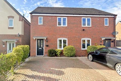 3 bedroom semi-detached house for sale, Castleview Road, Bilston