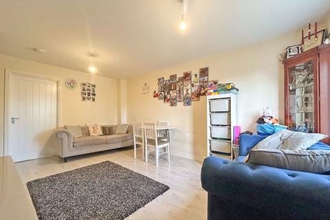 3 bedroom semi-detached house for sale, Castleview Road, Bilston