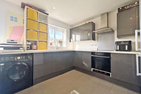3 bedroom semi-detached house for sale, Castleview Road, Bilston