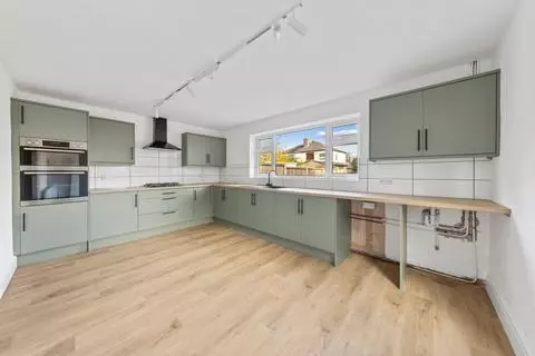 2 bedroom semi-detached house for sale - Bilde 3