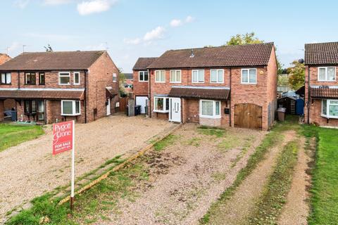 3 bedroom semi-detached house for sale, Sandhurst Crescent, Sleaford, Lincolnshire, NG34