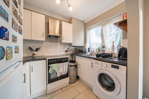 3 bedroom semi-detached house for sale, Sandhurst Crescent, Sleaford, Lincolnshire, NG34