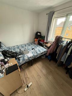 2 bedroom flat to rent, Maplin Park, Slough SL3