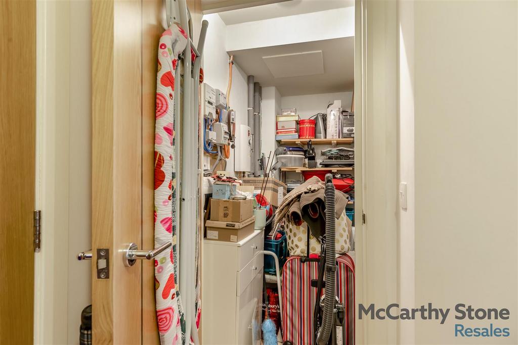 8667770-interior07.jpg