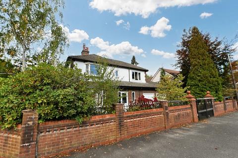 4 bedroom detached house for sale, Greenbank Avenue, Swinton, M27