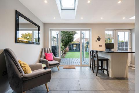 91 Rhodrons Avenue, Chessington, KT9 1AY