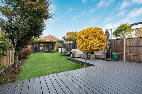 91 Rhodrons Avenue, Chessington, KT9 1AY