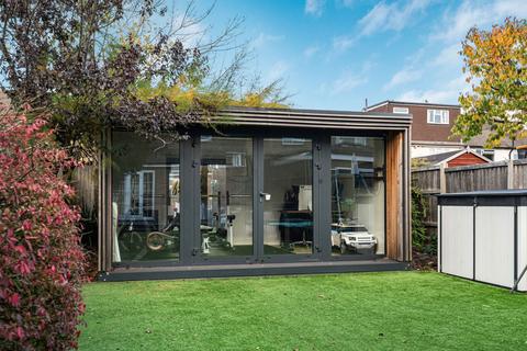 91 Rhodrons Avenue, Chessington, KT9 1AY