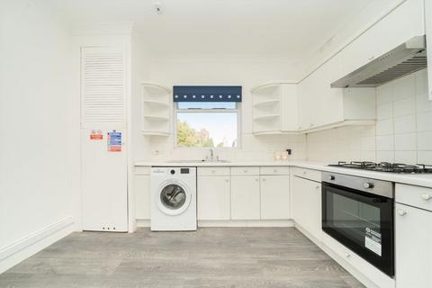 4 bedroom flat to rent, Greswell Street, London SW6