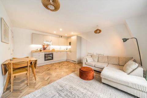 2 bedroom flat for sale, Bradstock Road, London E9