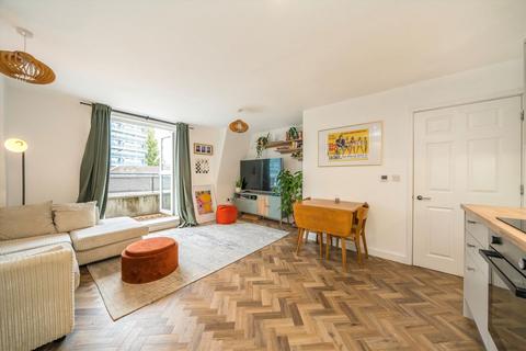2 bedroom flat for sale, Bradstock Road, London E9