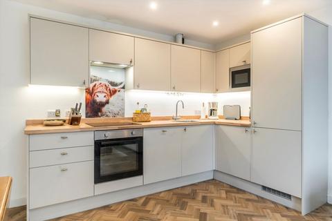 2 bedroom flat for sale, Bradstock Road, London E9