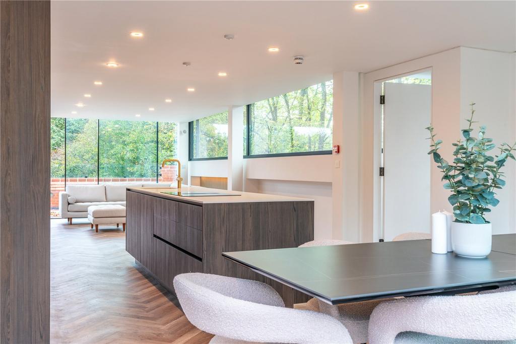 Kitchen/Dining Room