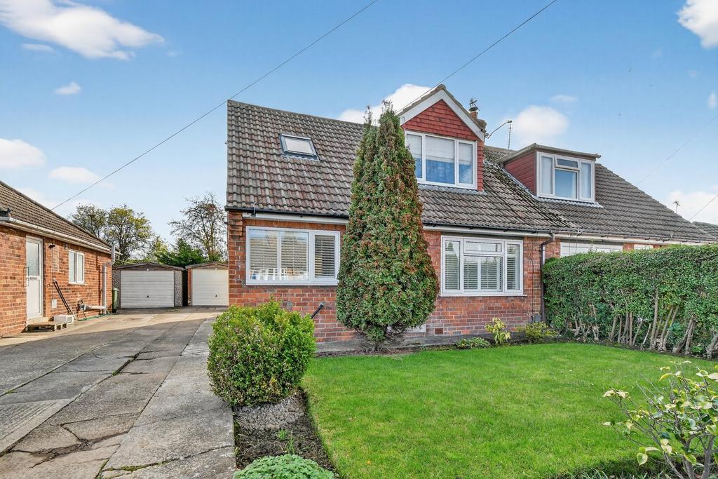Cedar Grove, York, YO31 3 bed semi-detached house for sale - £400,000