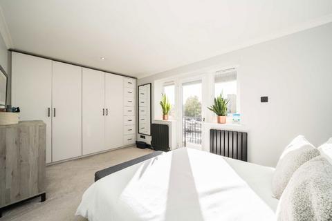 1 bedroom flat for sale, Nelsons Row, London SW4