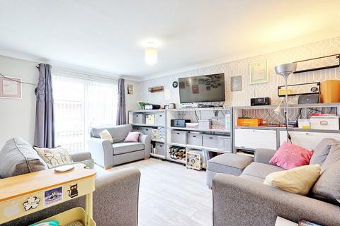 11 Beeston Courts, Laindon, Basildon, SS15 5FW