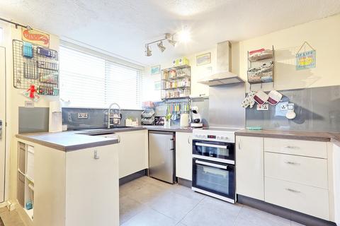 11 Beeston Courts, Laindon, Basildon, SS15 5FW