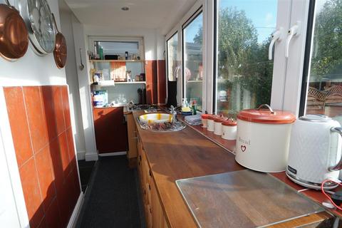 2 bedroom end of terrace house for sale, Albert Buildings, Idle, Bradford
