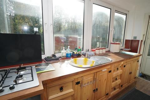 2 bedroom end of terrace house for sale, Albert Buildings, Idle, Bradford