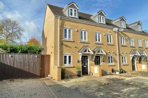 3 bedroom end of terrace house for sale, Webb Gardens, Wimblington