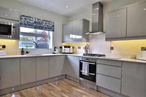 5 bedroom detached house for sale, Melrose Walk, Tewkesbury