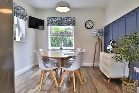 5 bedroom detached house for sale, Melrose Walk, Tewkesbury