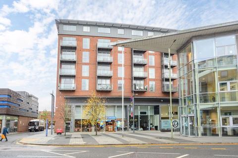 1 bedroom flat to rent, The Heart, Walton-On-Thames