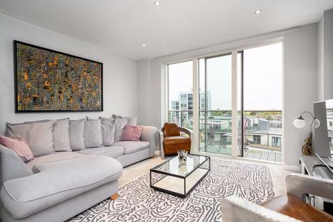 1 bedroom flat to rent, The Heart, Walton-On-Thames