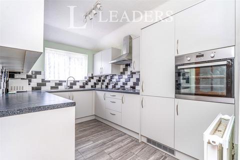 3 bedroom semi-detached house to rent, Newlands Avenue, SO15