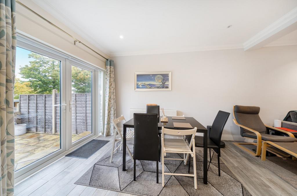 1368929-3-68ee865...