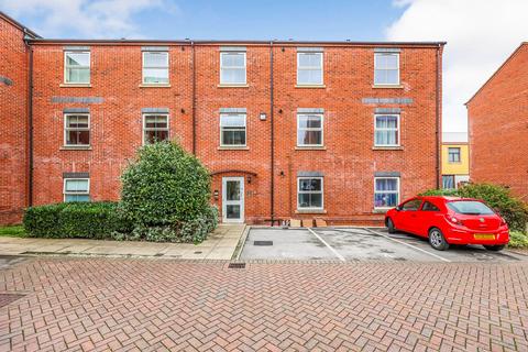 2 bedroom flat to rent, Burton Court, Oxford Street, NG10