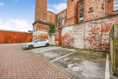 2 bedroom flat to rent, Burton Court, Oxford Street, NG10