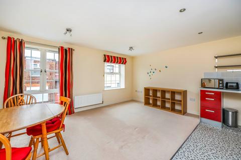 2 bedroom flat to rent, Burton Court, Oxford Street, NG10