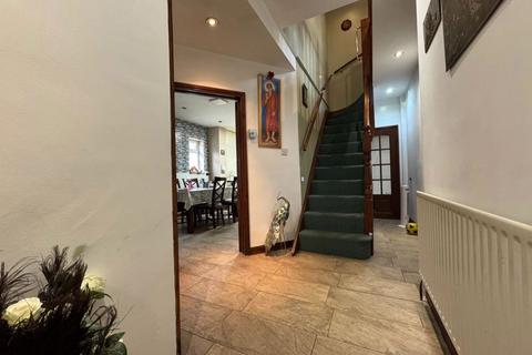 5 bedroom detached bungalow for sale, Toddington Road, Luton