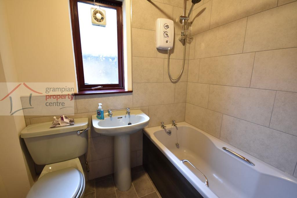 Bathroom .JPG