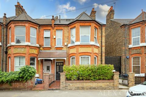 3 bedroom flat for sale, Bathurst Gardens, Willesden