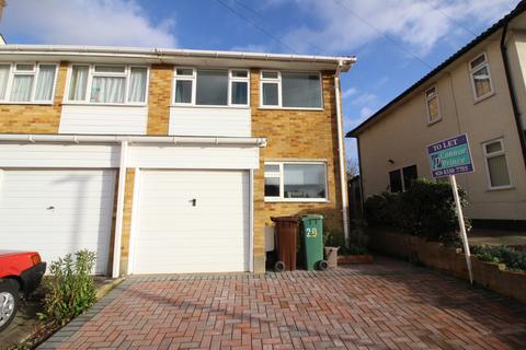 3 bedroom semi-detached house to rent, Moreton Road, Worcester Park KT4