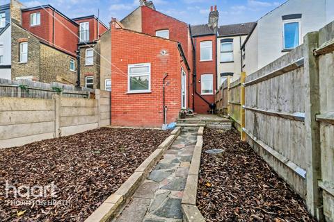 3 bedroom terraced house for sale, Grange Park Road, Thornton Heath