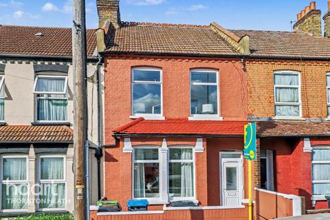 3 bedroom terraced house for sale, Grange Park Road, Thornton Heath
